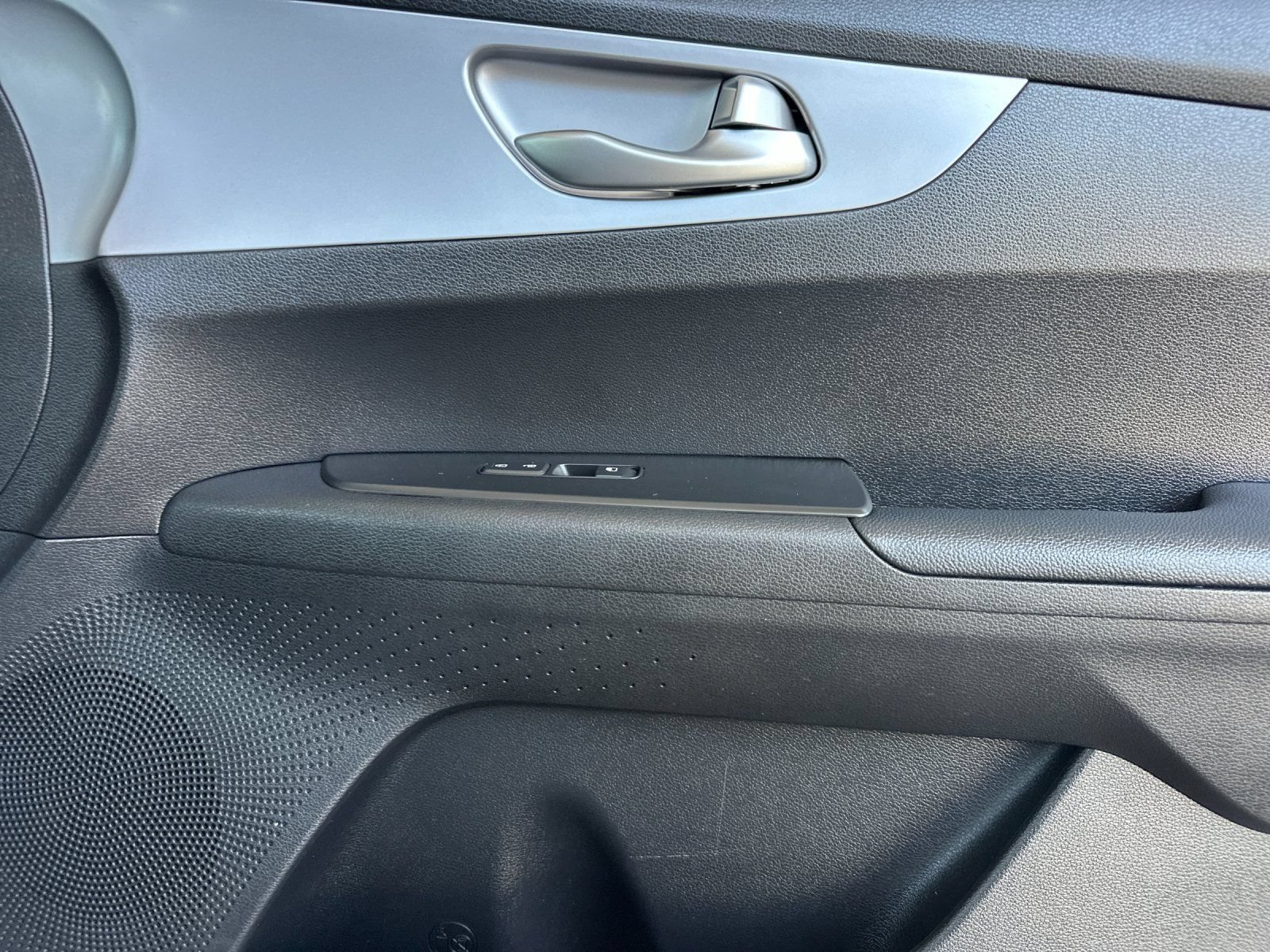 Certified 2023 Kia Forte LXS w/ LXS Technology Package FWD image 21