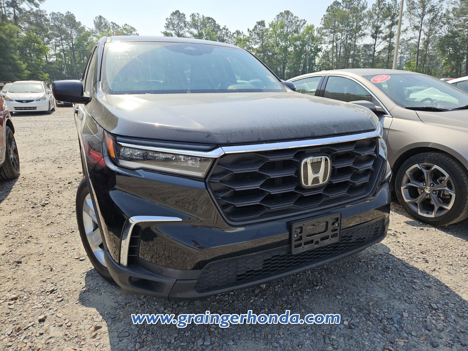 Used 2023 Honda Pilot LX image 4