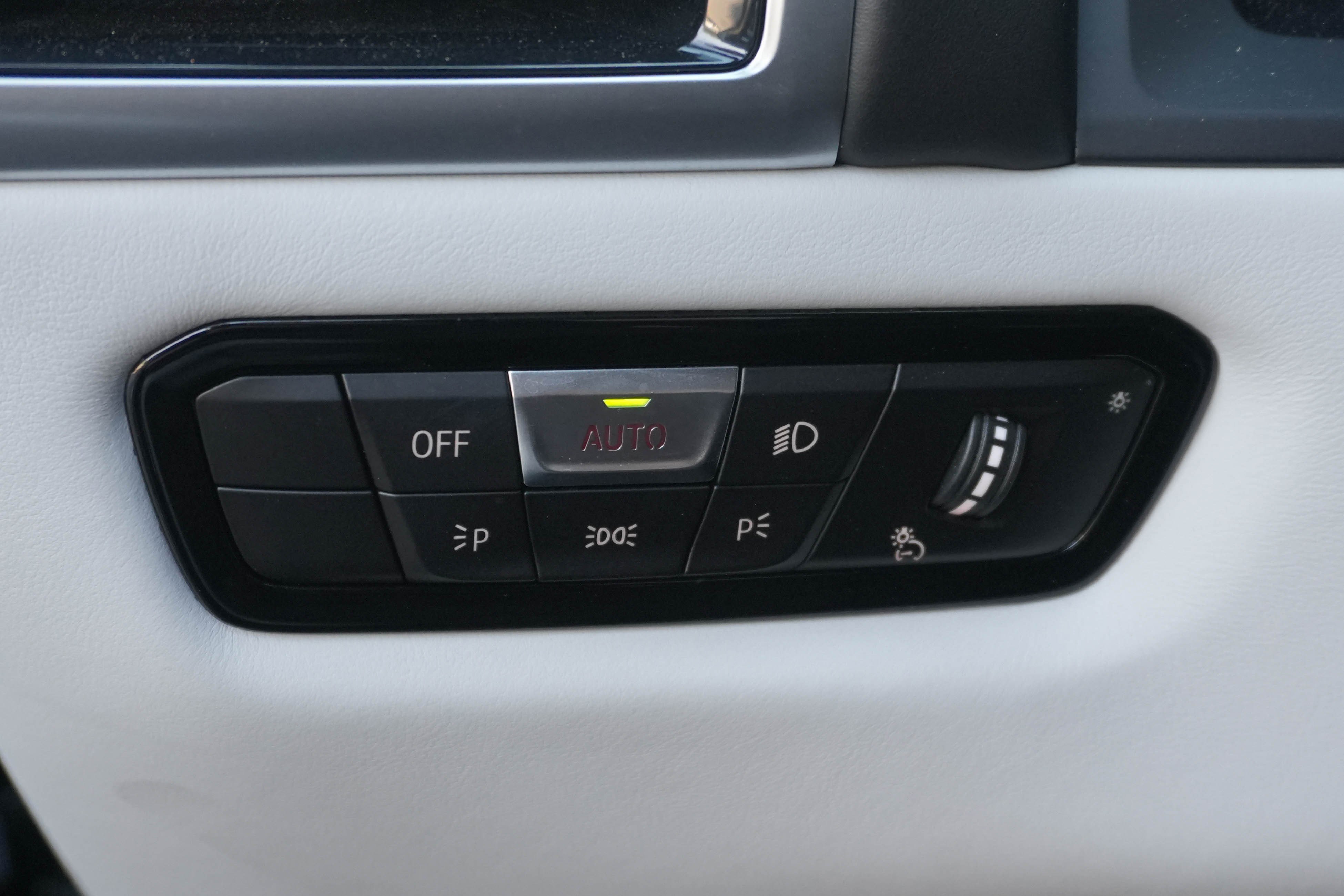 Used 2023 BMW M8 Competition w/ M Carbon Exterior Package AWD/4WD image 18