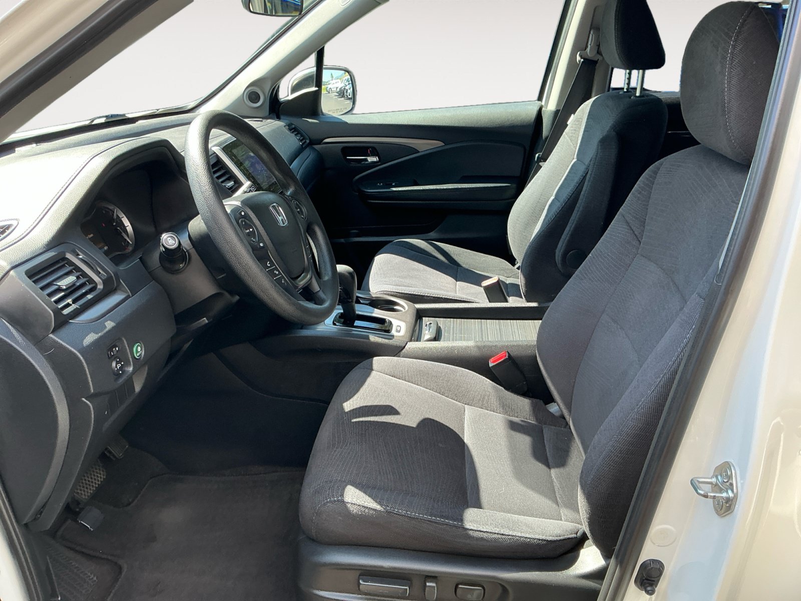 Used 2017 Honda Pilot EX image 9