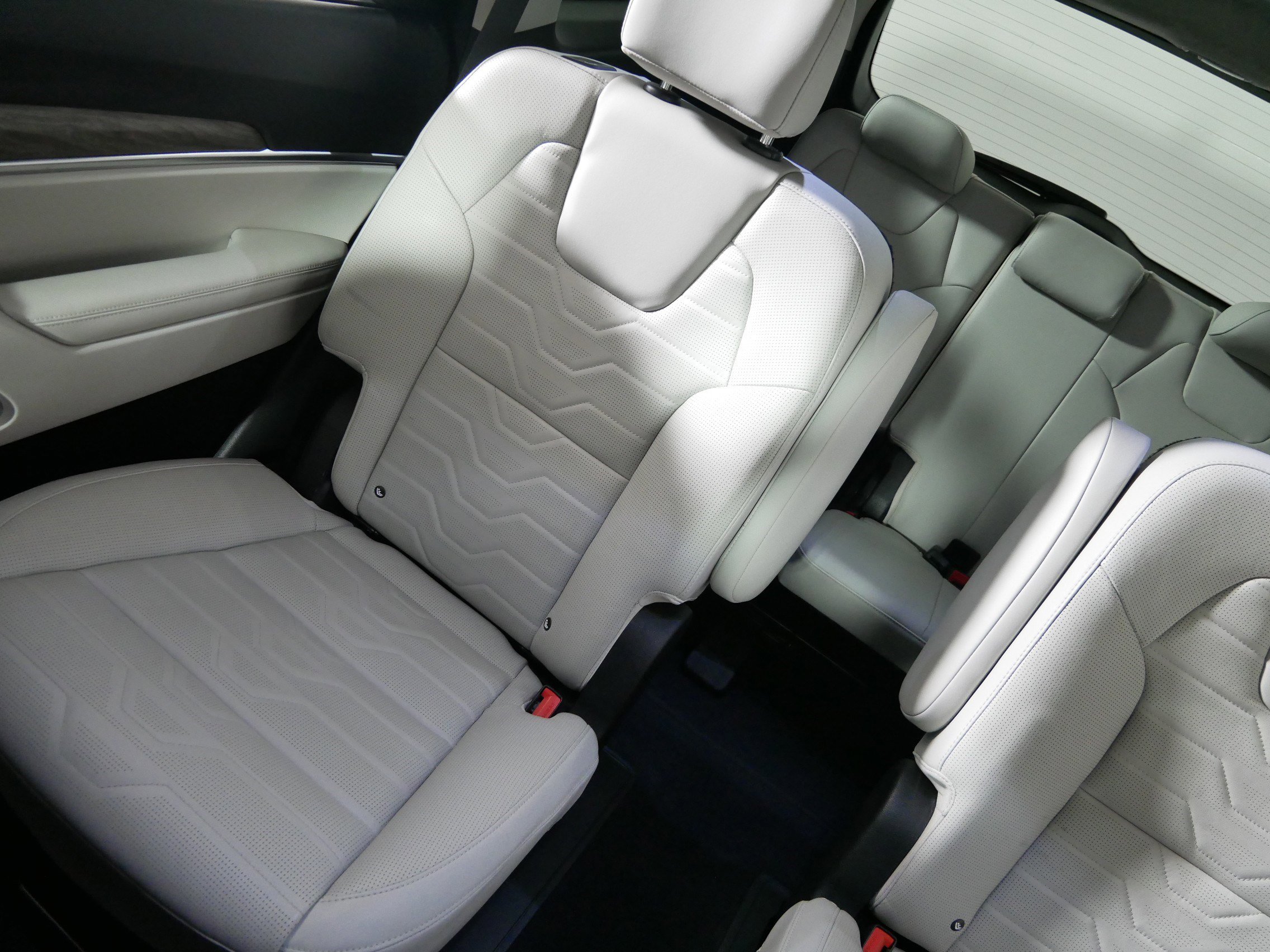Used 2022 Kia Telluride SX w/ SX Prestige Package AWD/4WD image 12