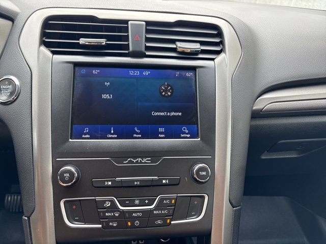 Used 2020 Ford Fusion SE FWD image 12