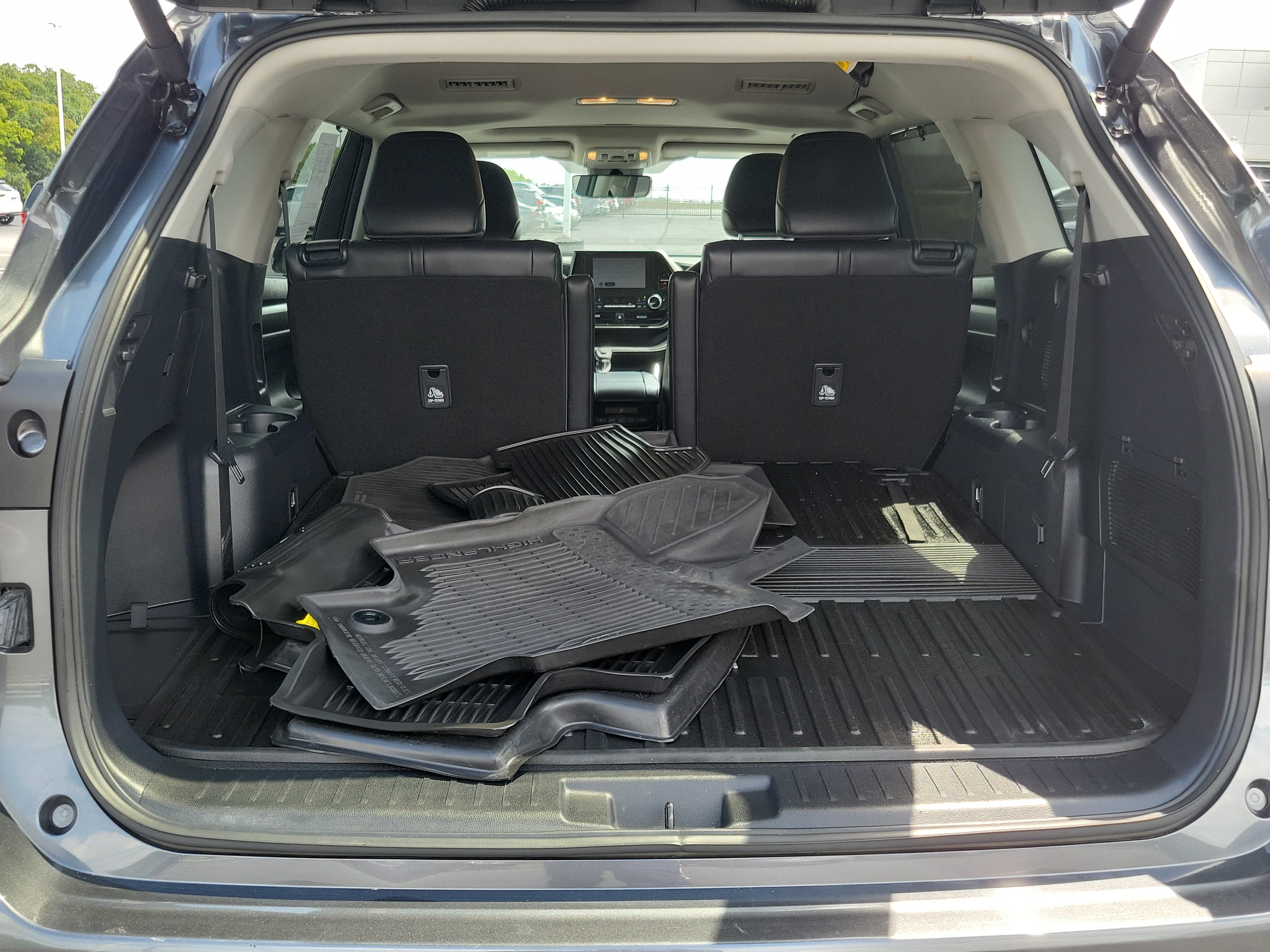 Certified 2025 Toyota Highlander XLE AWD/4WD image 10
