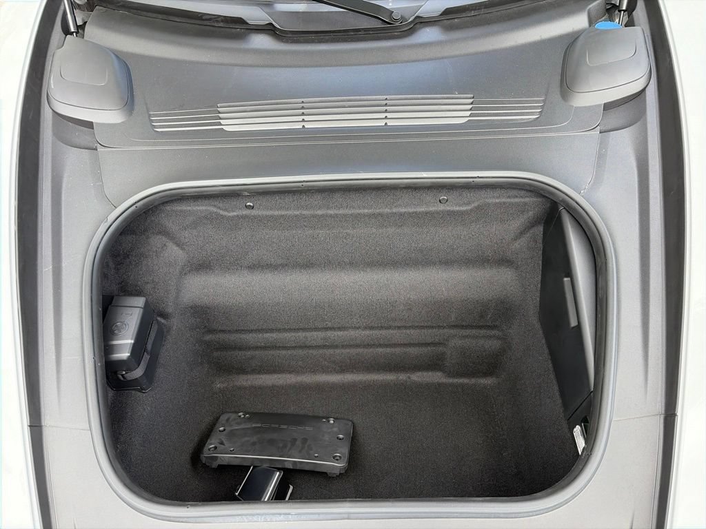 Certified 2025 Porsche 911 Carrera RWD image 8