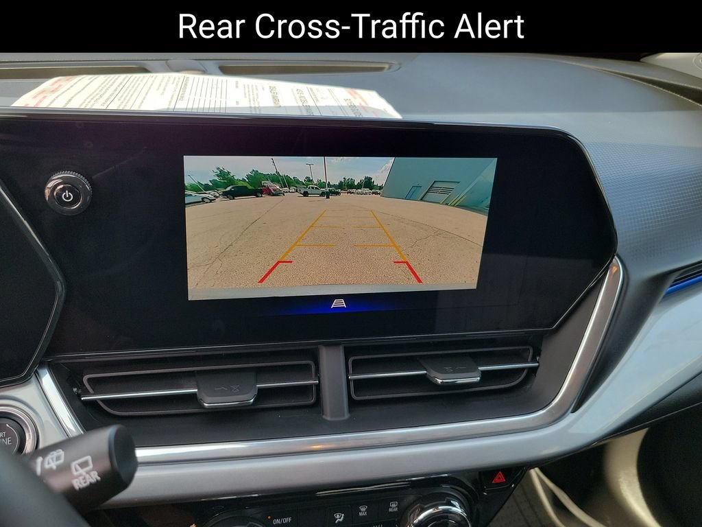 Used 2024 Chevrolet Trax LT w/ Driver Confidence Package FWD image 18