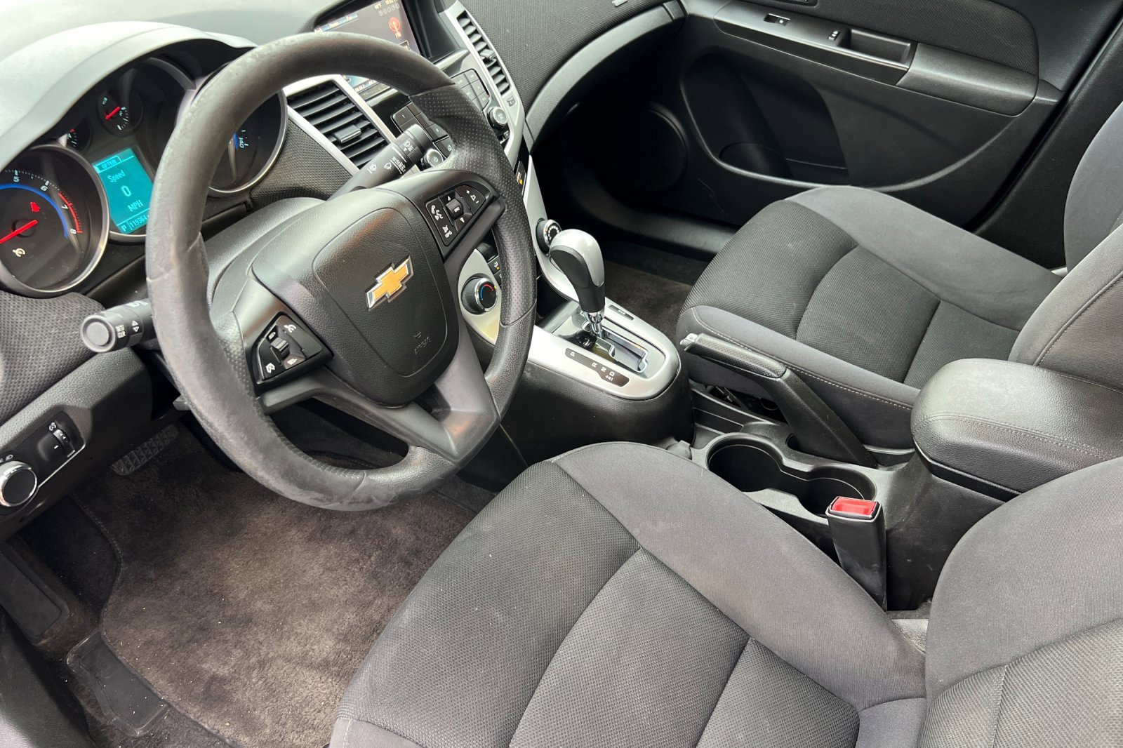 Used 2016 Chevrolet Cruze LT w/ Technology Package image 9