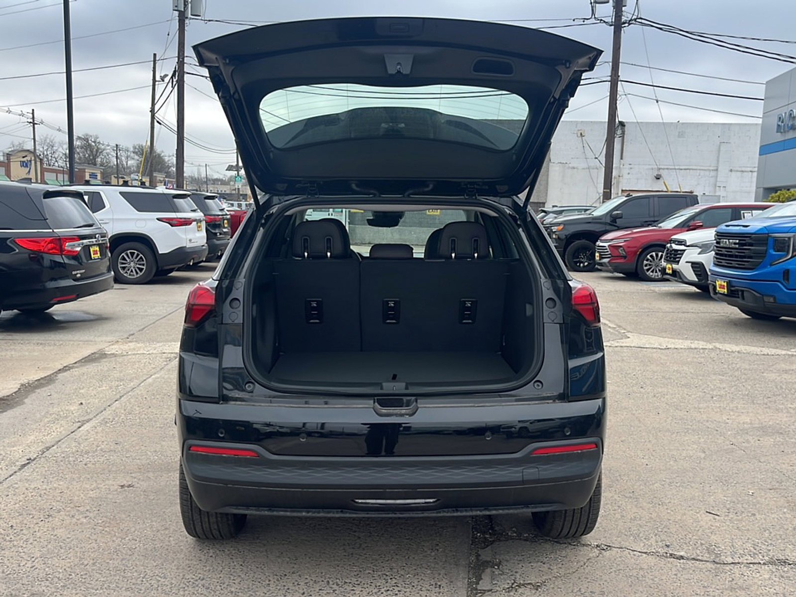 New 2027 Chevrolet Bolt RS w/ Technology Package FWD image 11