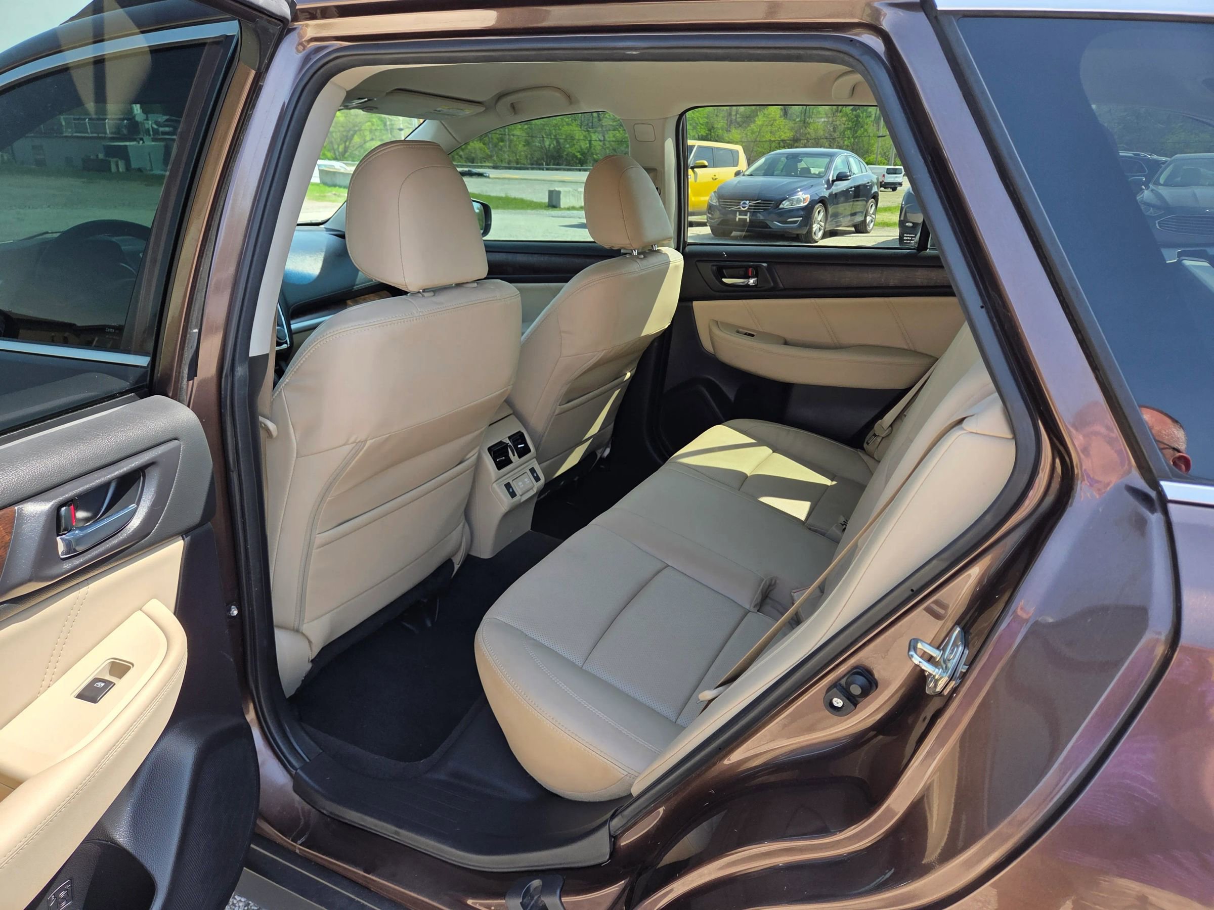 Used 2019 Subaru Outback 3.6R Limited w/ Popular Package #2 AWD/4WD image 14