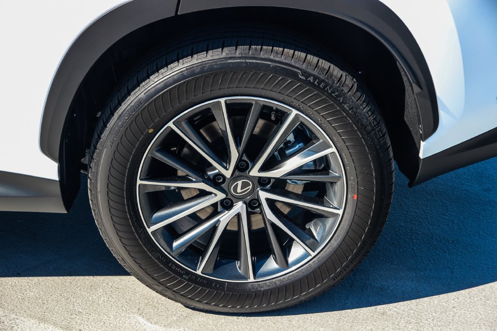 Used 2026 Lexus NX 450h+ AWD w/ Accessory Package (Z2) image 11