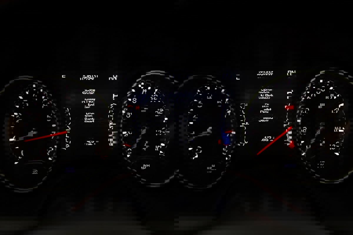 Used 2018 Jeep Compass Trailhawk w/ Safe & Security Group image 16