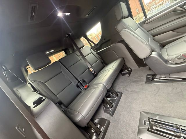 Used 2025 Chevrolet Suburban Z71 w/ Comfort Package image 20