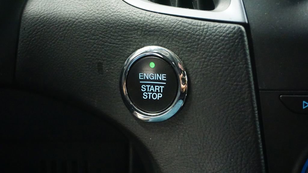 Used 2018 Ford Edge SE image 34