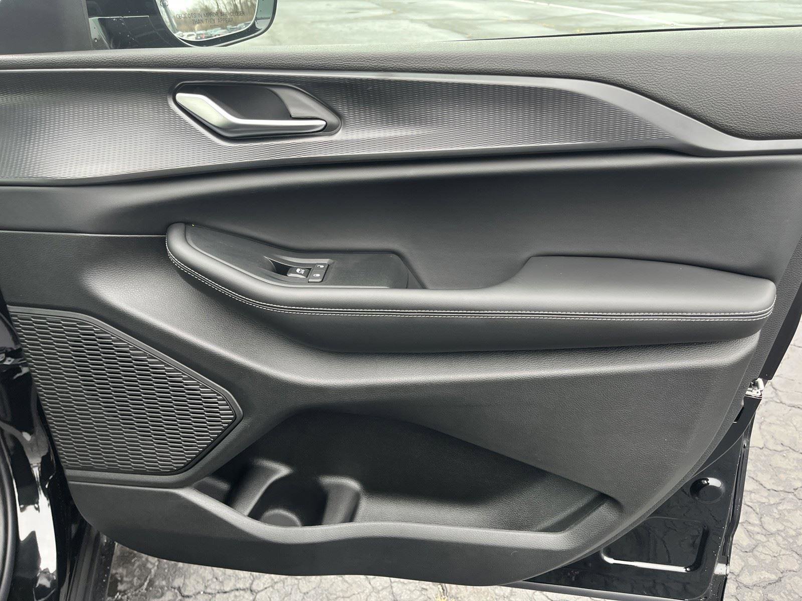 New 2025 Jeep Grand Cherokee L Altitude image 10