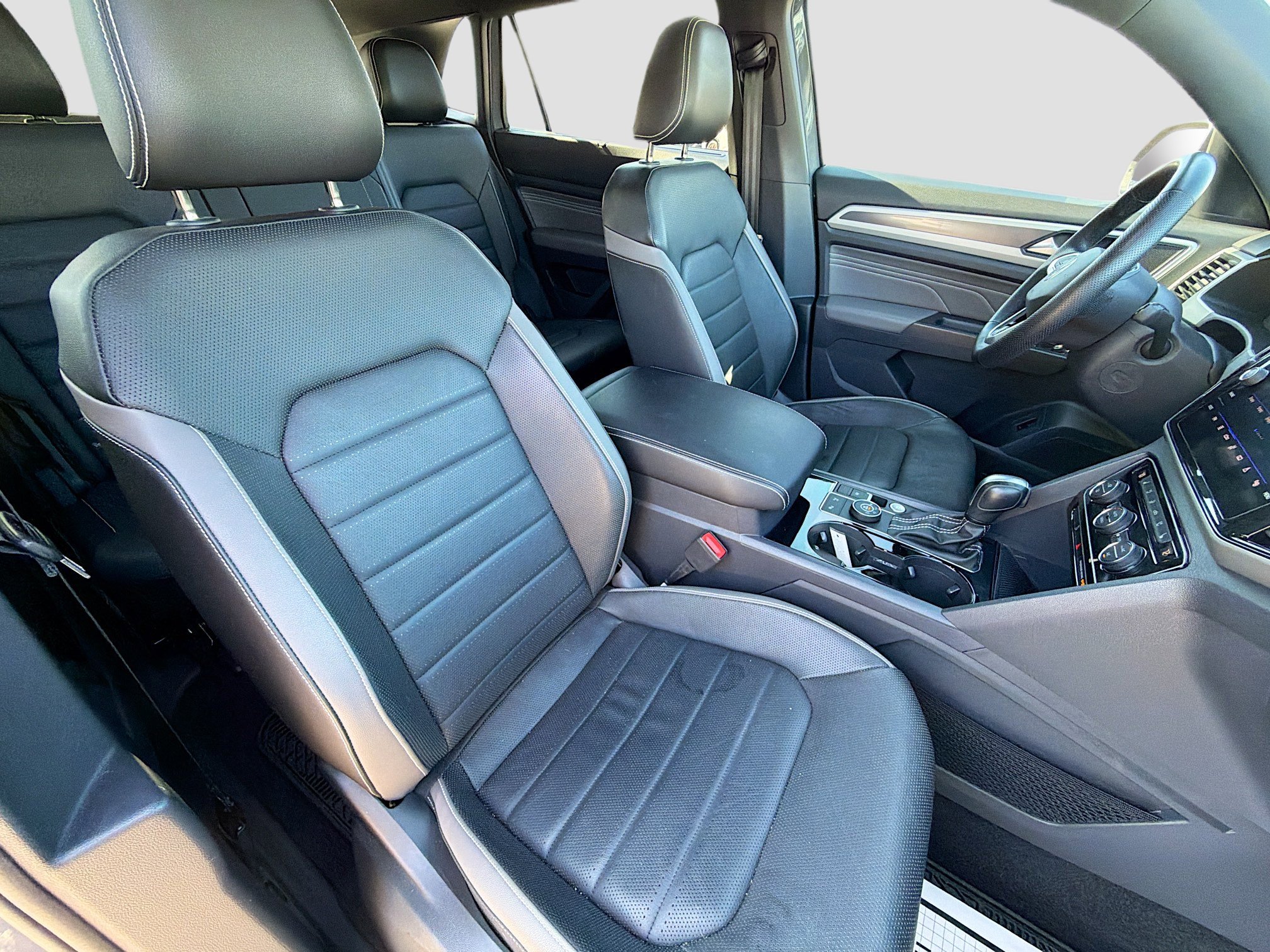 Used 2023 Volkswagen Atlas Cross Sport SEL Premium R-Line image 15