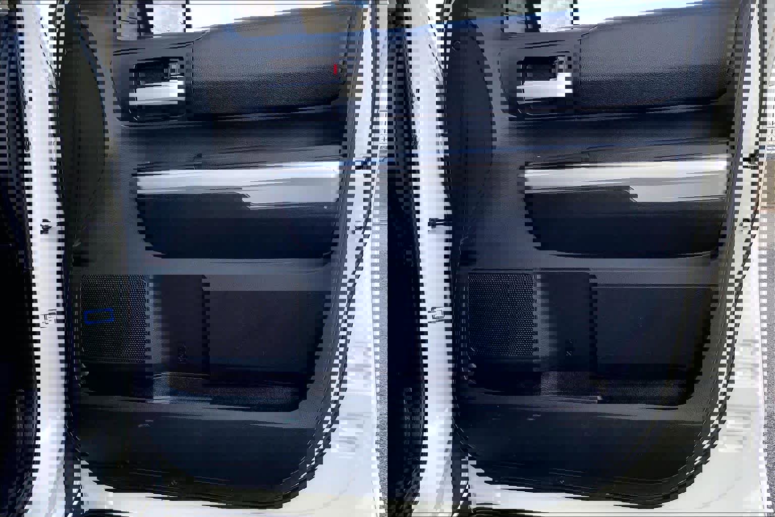 Used 2015 Toyota Tundra SR5 w/ SR5 Upgrade Package image 21