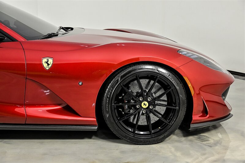 Used 2020 Ferrari 812 Superfast RWD image 18