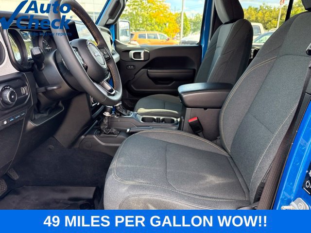 Used 2024 Jeep Wrangler Unlimited w/ Convenience Group AWD/4WD image 20