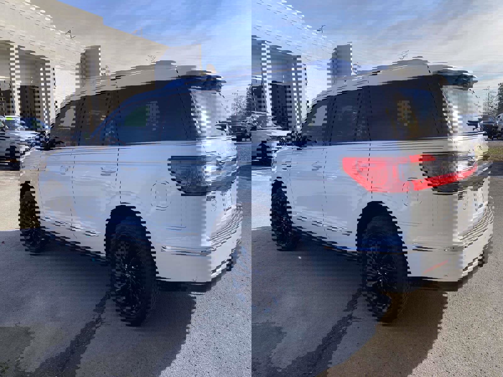 Used 2021 Lincoln Navigator Reserve AWD/4WD image 7