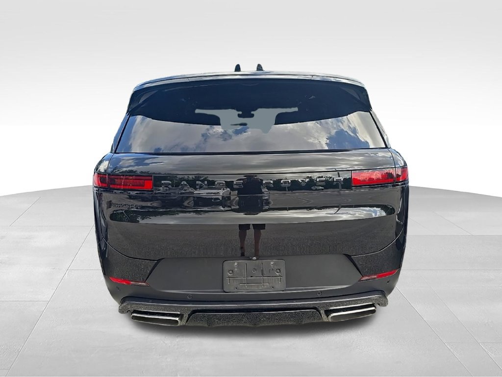 Used 2025 Land Rover Range Rover Sport SE AWD/4WD image 4