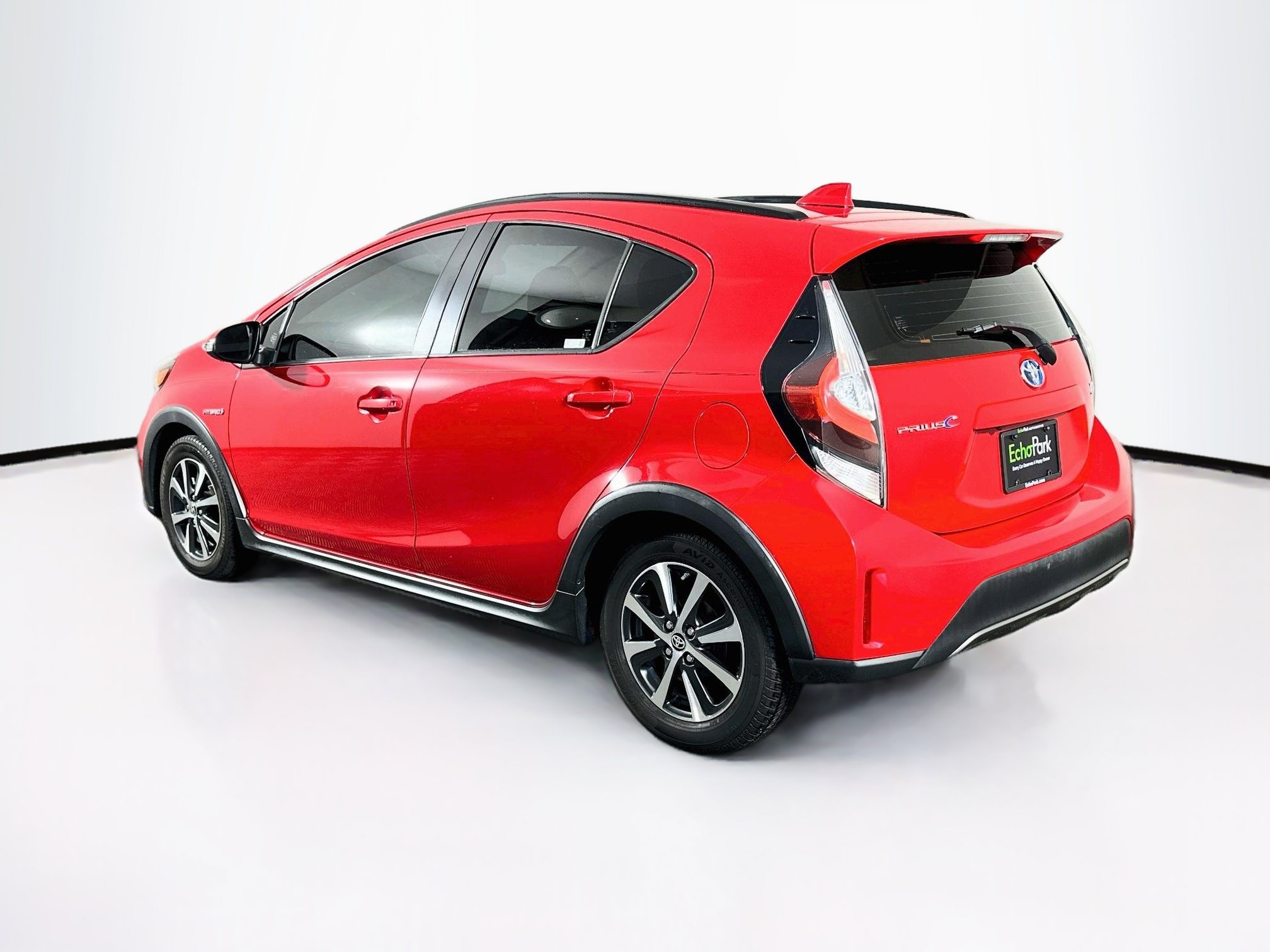 Used 2018 Toyota Prius C Two FWD image 5