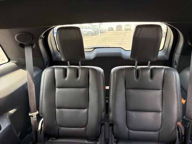 Used 2015 Ford Explorer Limited image 32