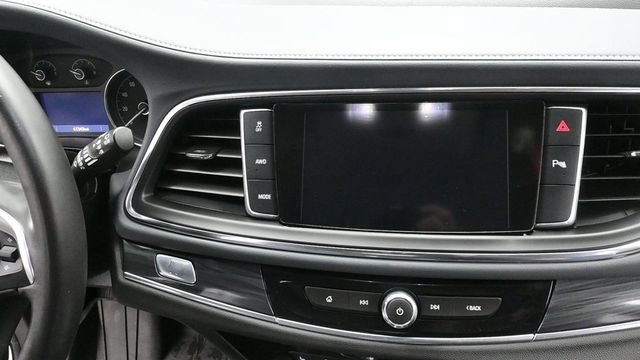 Used 2020 Buick Enclave Essence w/ Sound and Sites Package AWD/4WD image 15