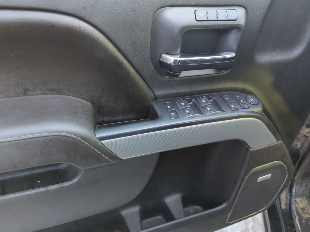 Used 2017 Chevrolet Silverado 1500 LTZ Z71 w/ LTZ Plus Package image 9