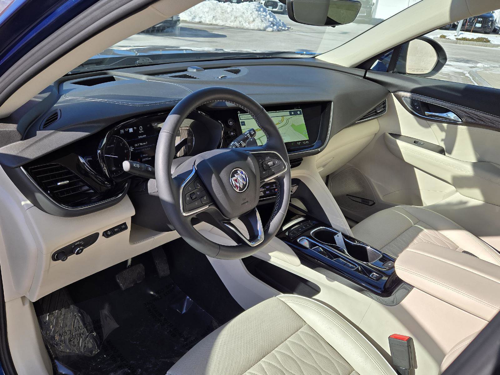 Used 2023 Buick Envision Avenir image 4