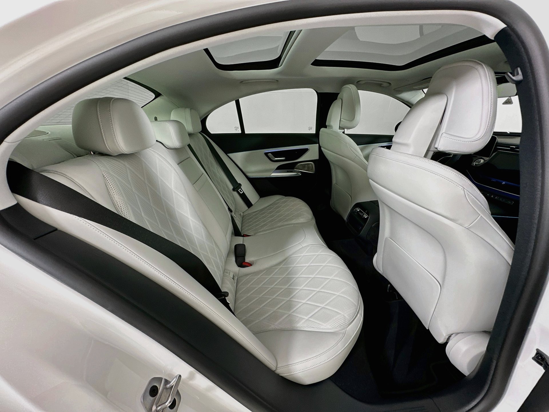 Certified 2025 Mercedes-Benz E 450 4MATIC Sedan image 30