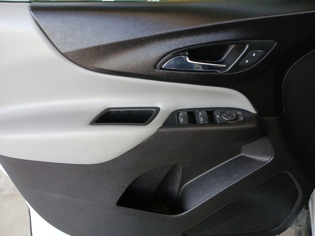 Used 2019 Chevrolet Equinox LS w/ LS Convenience Package FWD image 24