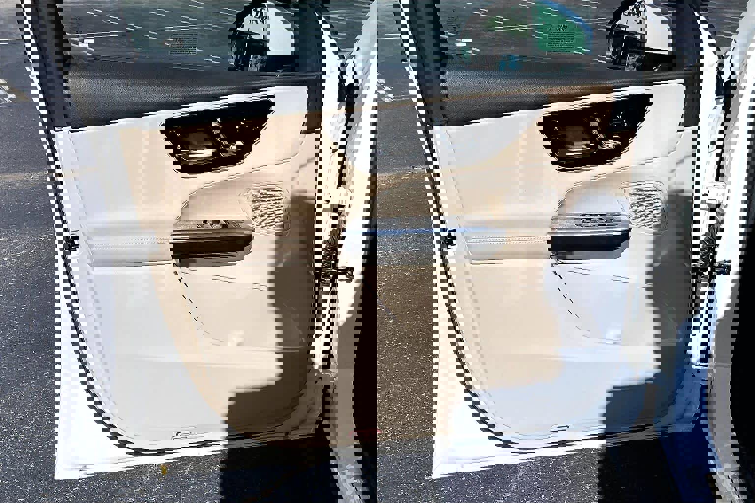 Used 2025 Mercedes-Benz GLC 300 4MATIC image 22