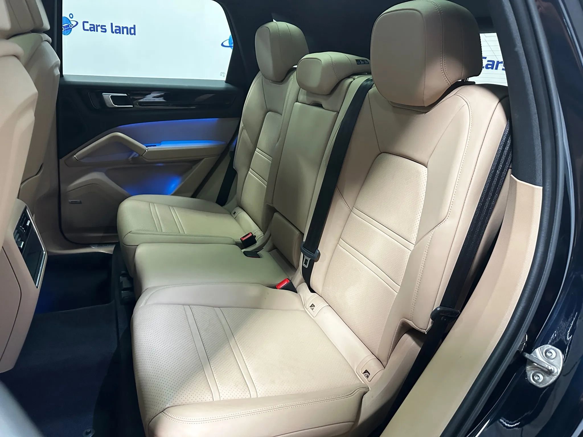 Used 2022 Porsche Cayenne Sport Utility 4D image 16