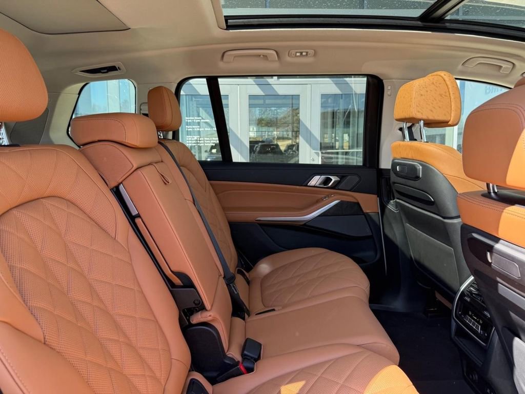 Certified 2023 BMW X7 xDrive40i w/ Premium Package image 10