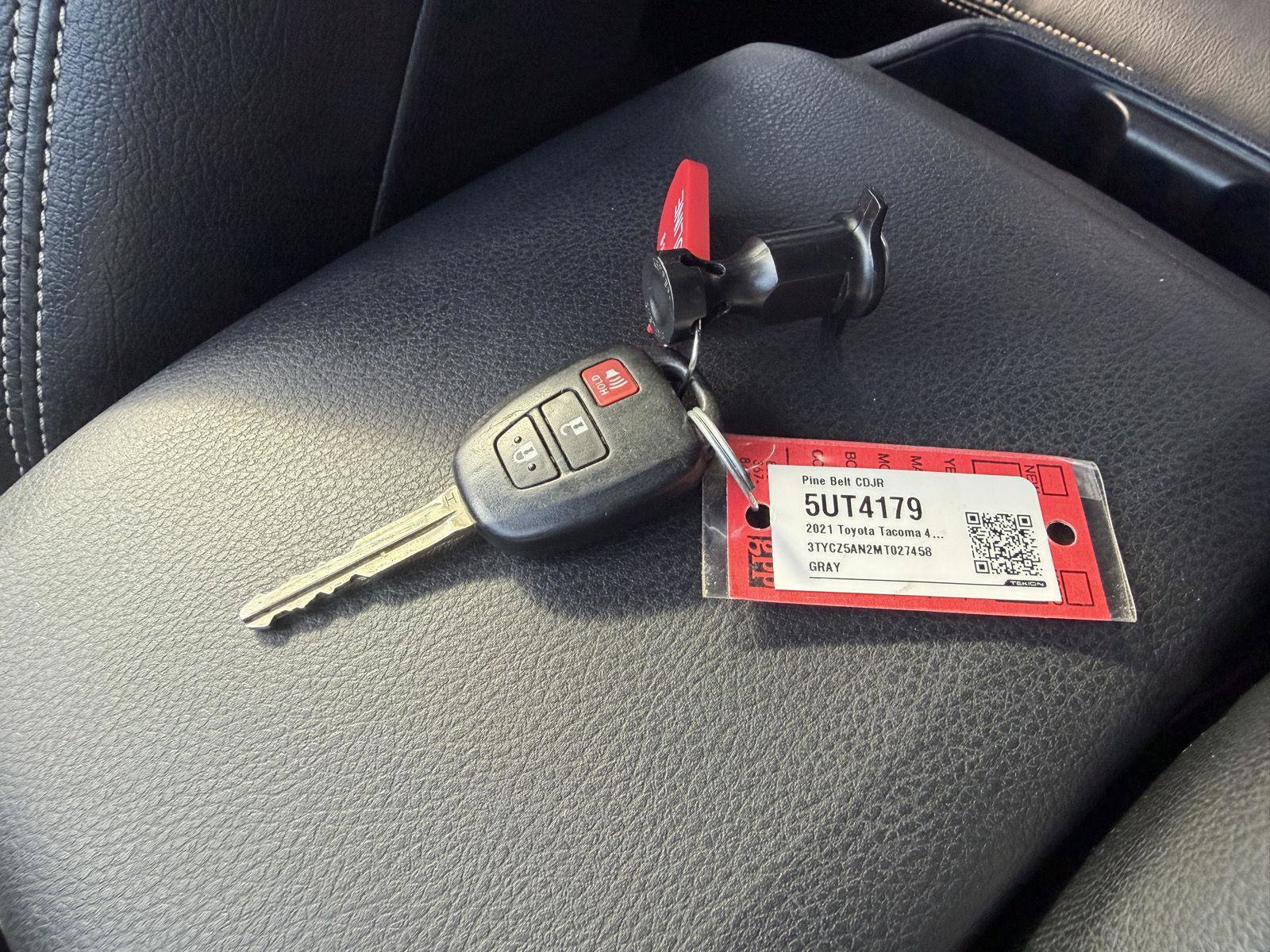 Used 2021 Toyota Tacoma TRD Sport AWD/4WD image 14