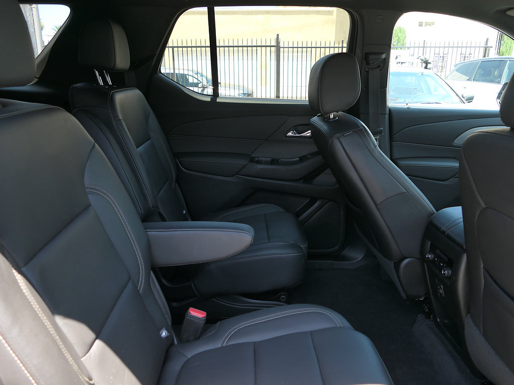 Used 2022 Chevrolet Traverse LT w/ LPO, Cargo Package FWD image 25