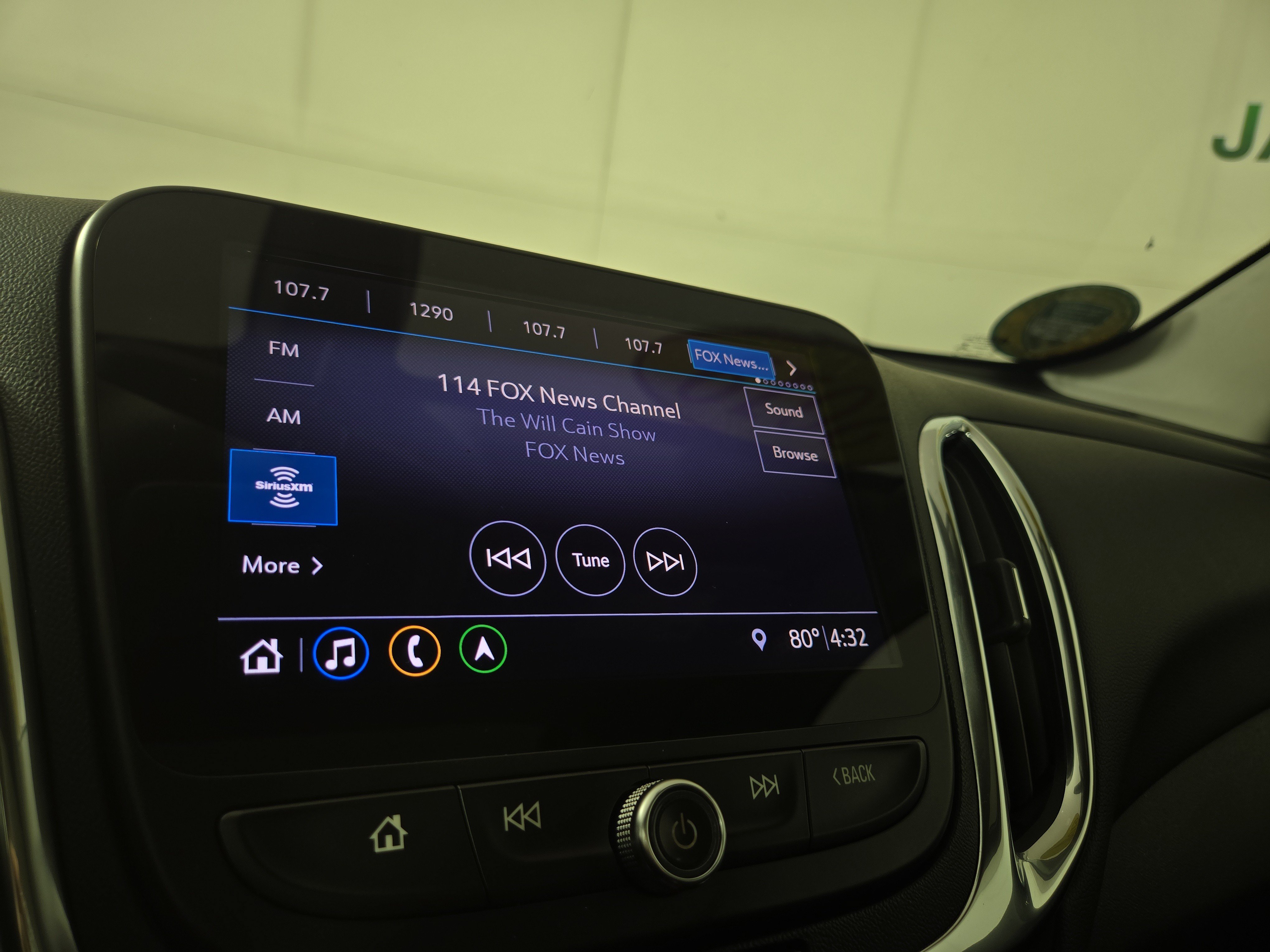 Used 2019 Chevrolet Equinox LT w/ Sun & Navigation Package FWD image 20