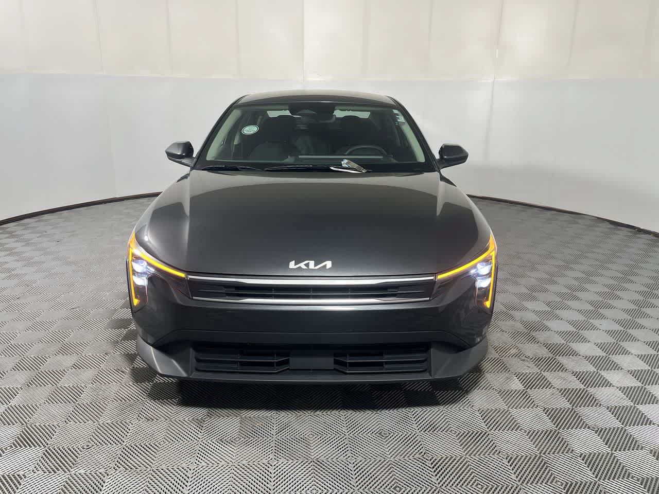 Used 2025 Kia K4 FWD image 3