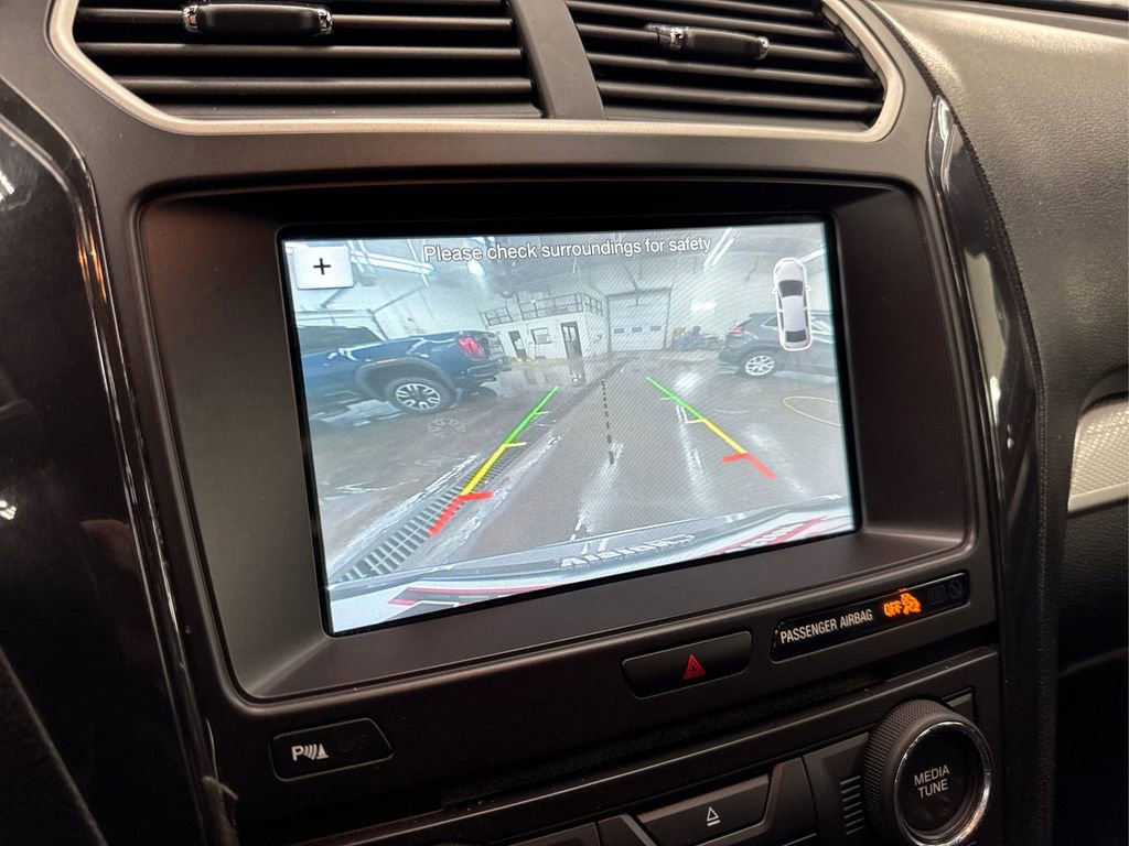 Used 2017 Ford Explorer XLT w/ Equipment Group 202A image 29