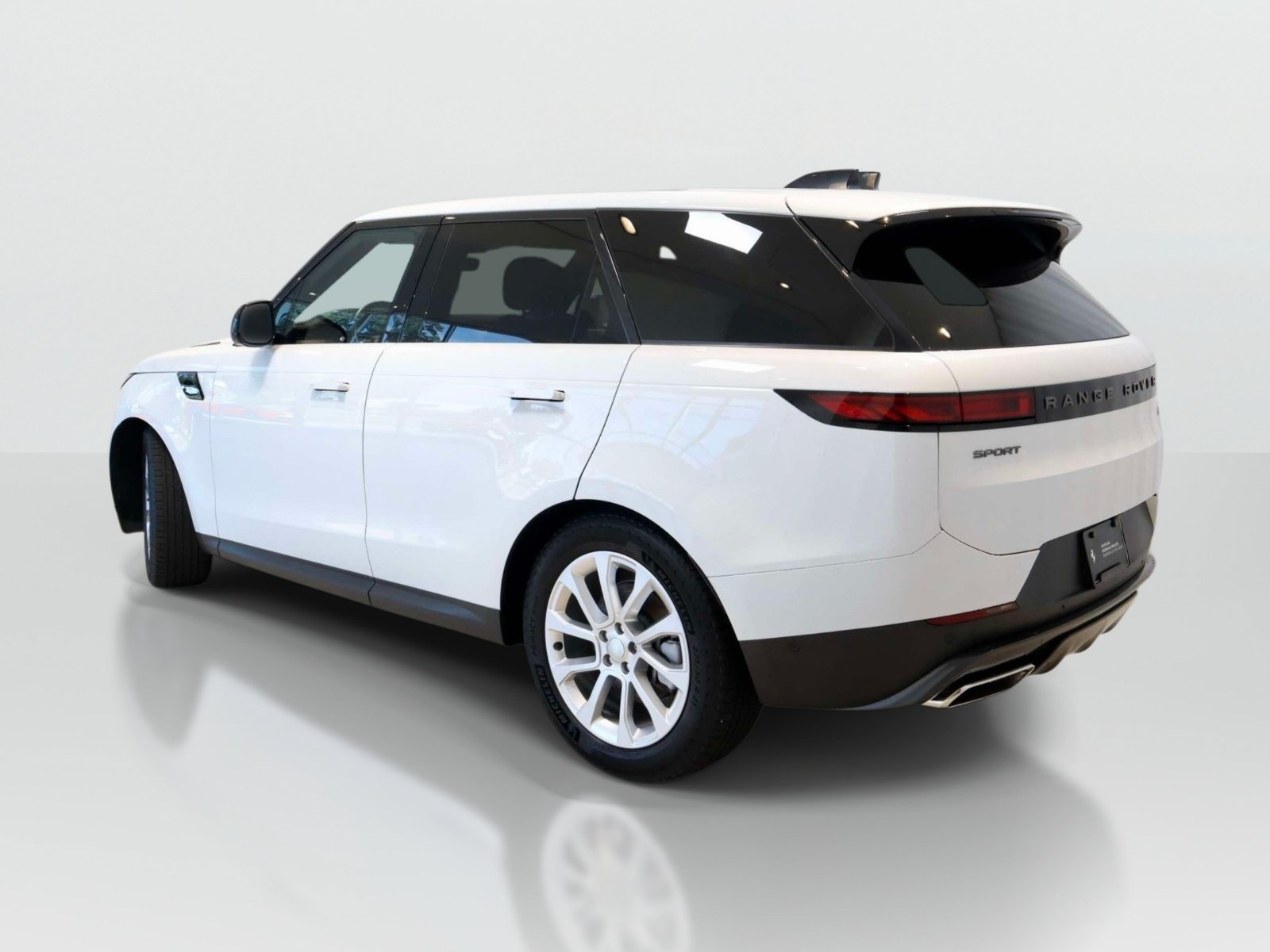 Used 2023 Land Rover Range Rover Sport SE AWD/4WD image 2