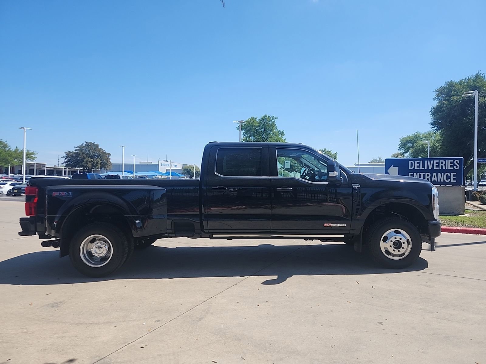 New 2026 Ford F350 Platinum image 4