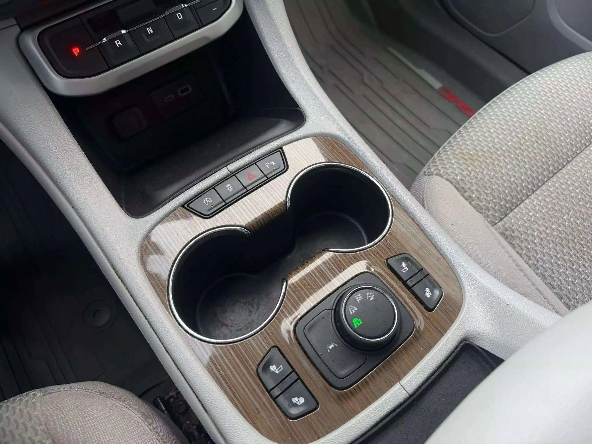 Used 2023 GMC Acadia SLE w/ Driver Convenience Package image 25