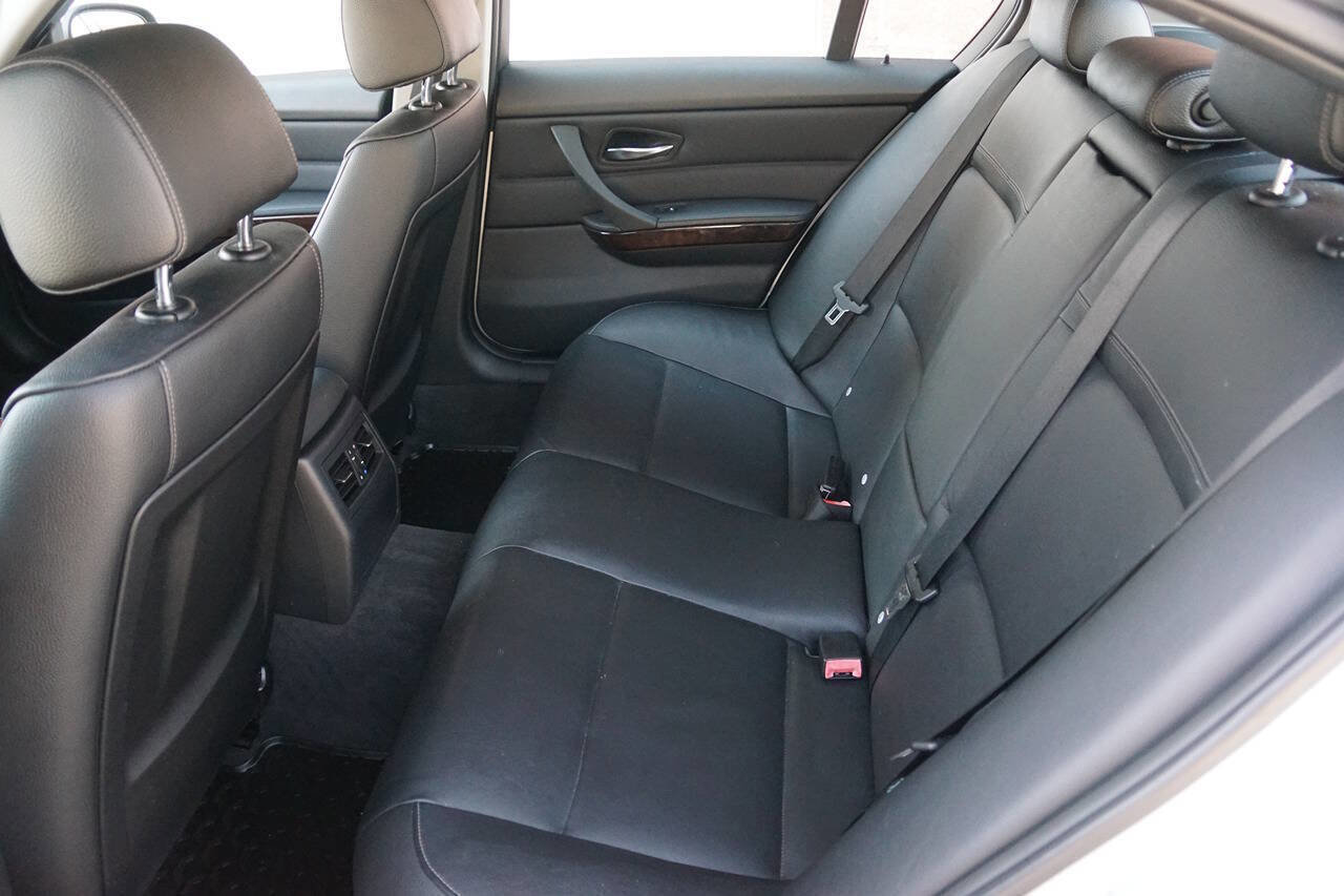 Used 2011 BMW 328i xDrive Sedan image 34