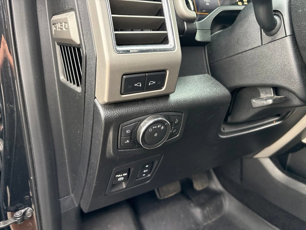 Used 2015 Ford F150 Lariat AWD/4WD image 17