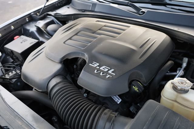 Used 2022 Chrysler 300 Touring w/ Sport Appearance Package image 8