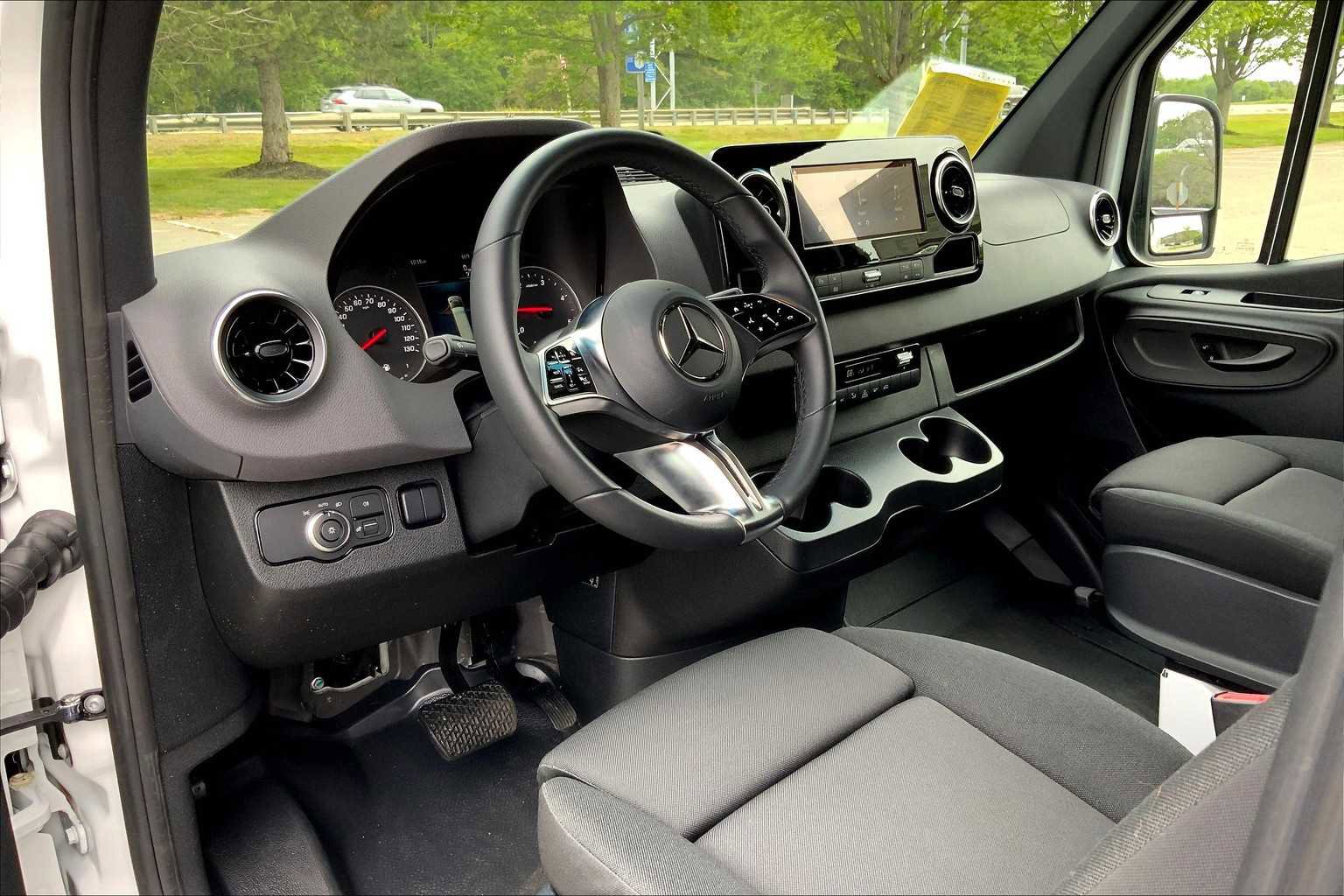 Certified 2025 Mercedes-Benz Sprinter 2500 image 9