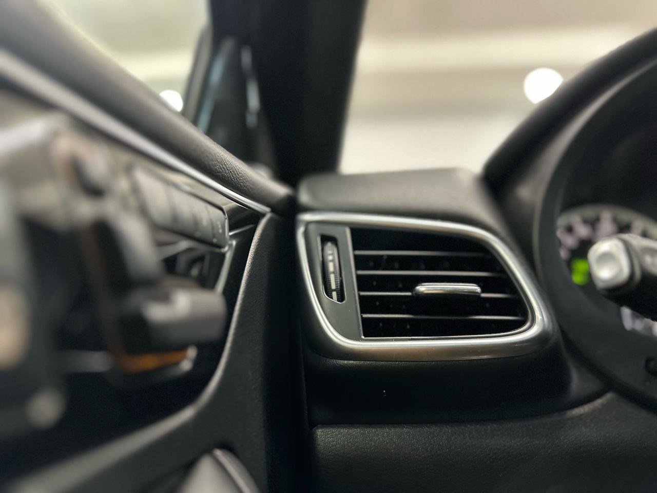 Used 2018 INFINITI QX30 Sport w/ Sport Leather Package image 33