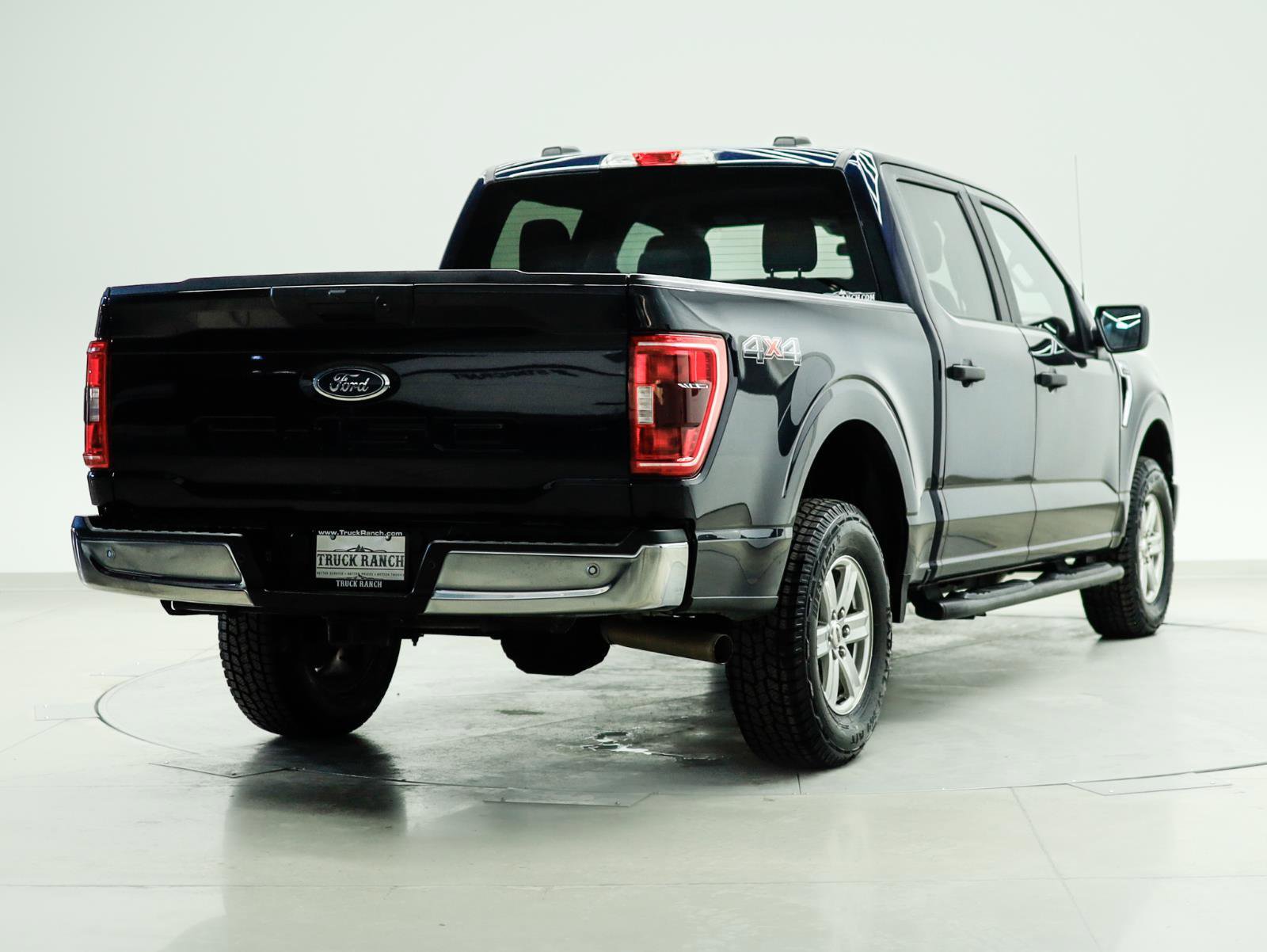 Used 2022 Ford F150 XLT w/ Trailer Tow Package image 9