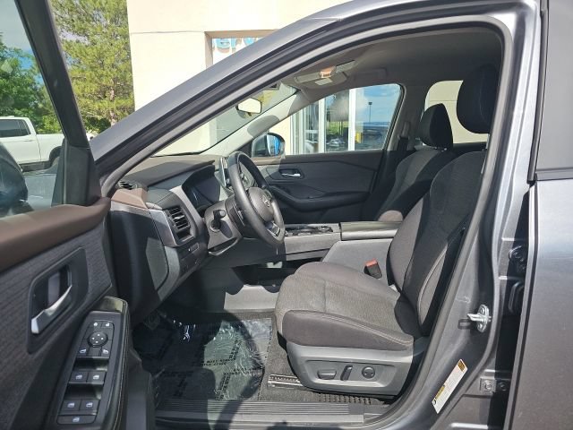 Used 2023 Nissan Rogue SV AWD/4WD image 9
