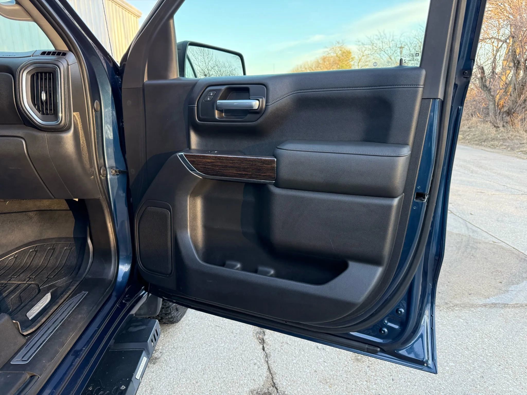 Used 2021 GMC Sierra 1500 Elevation w/ X31 Off-Road Package image 8