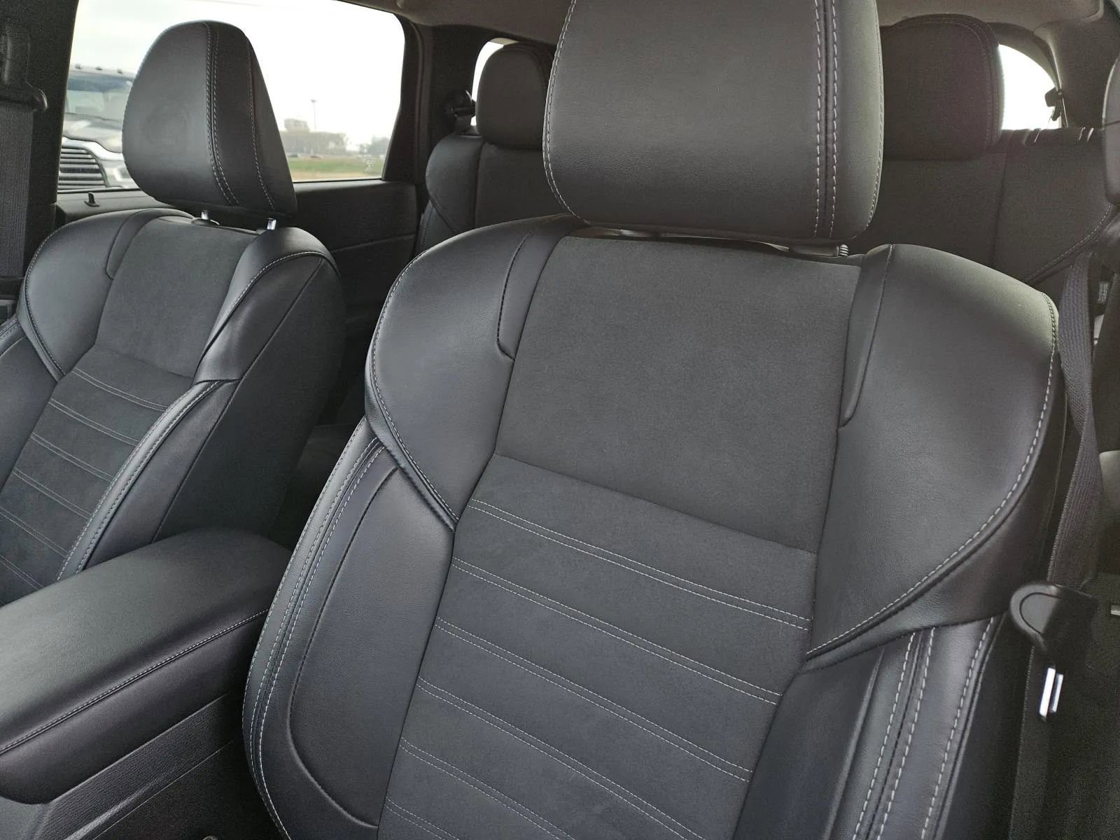 Used 2024 Mitsubishi Outlander SE Black Edition image 18